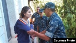 Гульнара Каримова, которая в 2014 году была помещена под домашний арест, год спустя, в 2015 году была приговорена к 5 годам ограничения свободы.