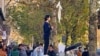 ایران: د تهران په انقلاب واټ کې دغه ښځه چې د پړوني ضد احتجاج کې نیول شوې وه، د جنورۍ په ۲۸مه نېټه خوشې کړل شوه.