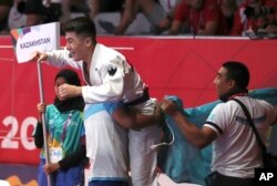Дархан Нортаев после победы в финале. Джакарта, 25 августа 2018 года.