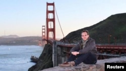 Fotografija Andreasa Lubnitza, snimljena pored Golden gate mosta u San Franciscu, sa njegove Facebook stranice koja je u međuvremenu izbrisana 
