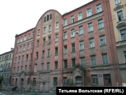 Один из домов на Тележной улице