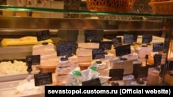 Подсанкционные продукты в магазине Севастополя, архивное фото