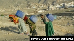 د افغان ښځو شبکه: ګڼې نجونې له زده‌کړو بې‌برخې دي.