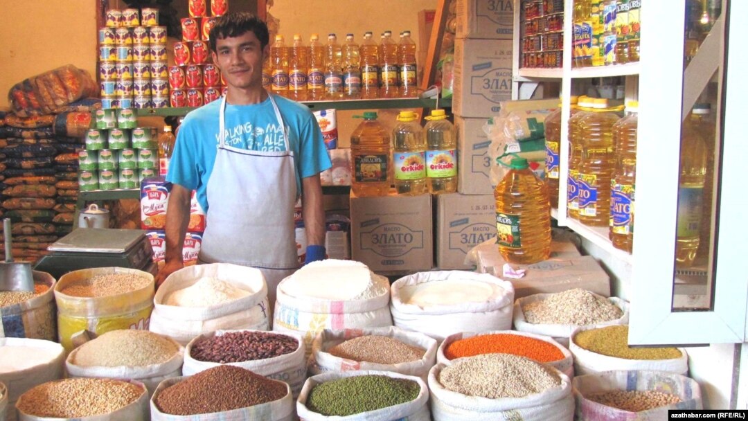 The price of flour and oil has been rocketing in Turkmenistan. (file photo)