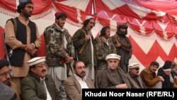 محمود خان اڅکزی او د هغه د ګوند نور مشران غړي