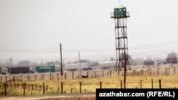 Туркменско-иранская граница в районе Серахса, Марыйская область Туркменистана.