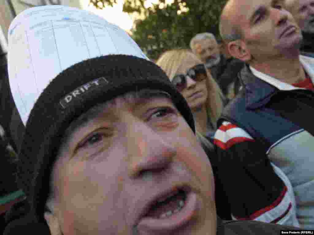 U Podgorici je nekoliko hiljada ljudi 21. januara 2012. protestovalo ispred zgrade crnogorske Vlade, zbog teškog socijalno-ekonomskog stanja u Crnoj Gori. Protest je organizovala Unija slobodnih sindikata, uz podršku Mreže za afirmaciju nevl