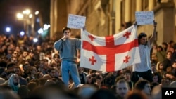 Sa protesta u Tbilisiju, 17. aprila 2024.