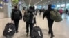 Таъхир дар парвозҳо ба Русия муҳоҷиронро сарсон кард
