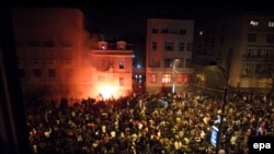 Sa nasilnih protesta ispred ambasade SAD u Beogradu, zbog nezavisnosti Kosova, 21. februara 2008.