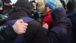 Справа Саакашвілі: штовханина біля будівлі суду (відео)