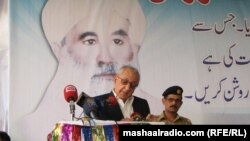د بلوچستان ګورنر محمدخان جوګېزی د علامه عبدالعلي اخوندزاده د جوړ شوي سکول سل کلن جشن لمانځغونډې ته وینا کوي