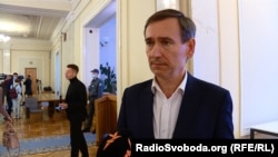Відставка уряду під час дії правового режиму воєнного стану – неможлива, каже Федір Веніславський, член Комітету Верховної Ради України з питань національної безпеки, оборони та розвідки