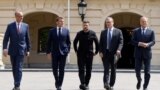 Liderii Germaniei, Franței, Ucrainei, Marii Britanii și Poloniei după întrevederea lor la Kiev, pe 10 mai, unde au avertizat Rusia cu „sancțiuni masive”, dacă nu acceptă un armistițiu pe 30 de zile în Ucraina.