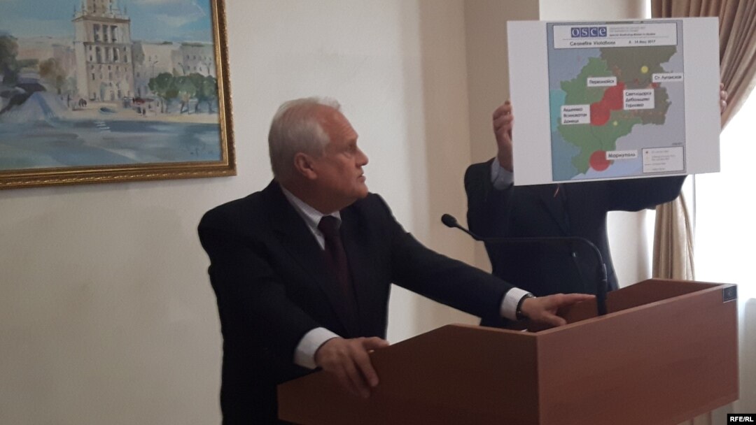 Посол Мартін Сайдік під час переговорів у Мінську