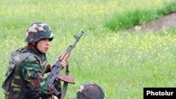 Nagorno-Karabakh -- Karabakh Armenian soldiers hold military exercises.