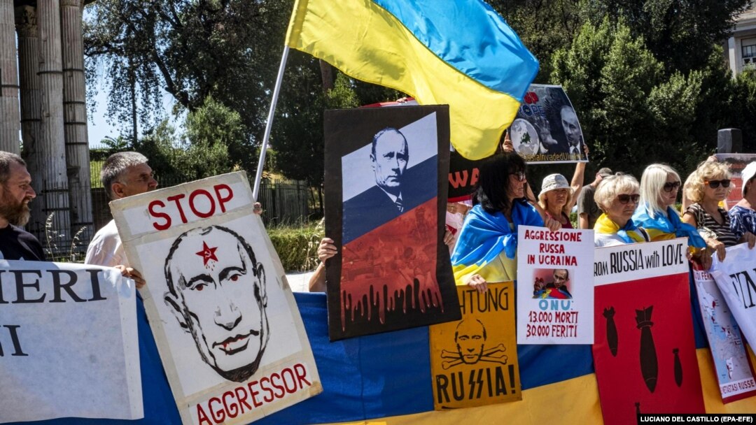 Під час акції представників української діаспори проти візиту президента Росії Володимира Путіна до Італії. Рим, 4 липня 2019 року