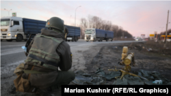 Rusia a atacat Ucraina pe 24 februarie, iar prima decizie a Guvernului pentru oferirea unui sprijin militar a venit pe 27 februarie. Imagine generică cu un soldat din Ucraina.