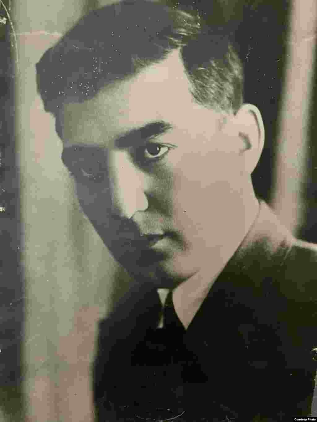 Ғанӣ Абдулло. Акс аз албоми оилавӣ 