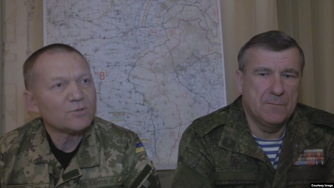 Спільна прес-конференція українського і російського військових представників Володимира Аскарова і Олександра Ленцова, 1 грудня 2014 року