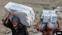 په سعودي‌ عرب کې مېشتو یو شمېر پښتنو مزدورانو مشال راډیو ته وویل چې په سعودي عرب کې موجود کفیل نظام دوي ډېر ځورولي دي. (انځور: ۲۰۱۶ / حج مهال)