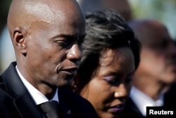 Predsednik Haitija i prva dama Martine prisustvuju ceremoniji kod spomen obeležja za desetu godišnjicu zemljotresa, 12. januara 2010. u Titanyenu na Haitiju