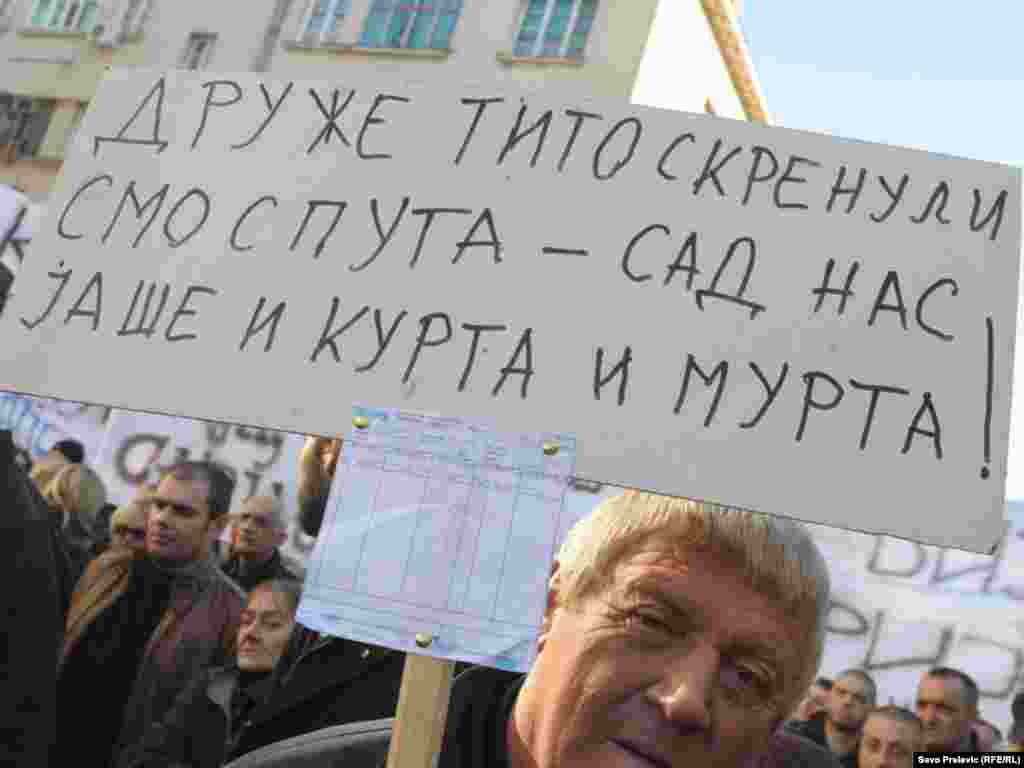 U Podgorici je nekoliko hiljada ljudi 21. januara 2012. protestovalo ispred zgrade crnogorske Vlade, zbog teškog socijalno-ekonomskog stanja u Crnoj Gori. Protest je organizovala Unija slobodnih sindikata, uz podršku Mreže za afirmaciju nevl