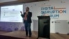 Ерон Шерокман під час виступу на Digital Disruption Forum, Київ, 3 квітня 2017 року