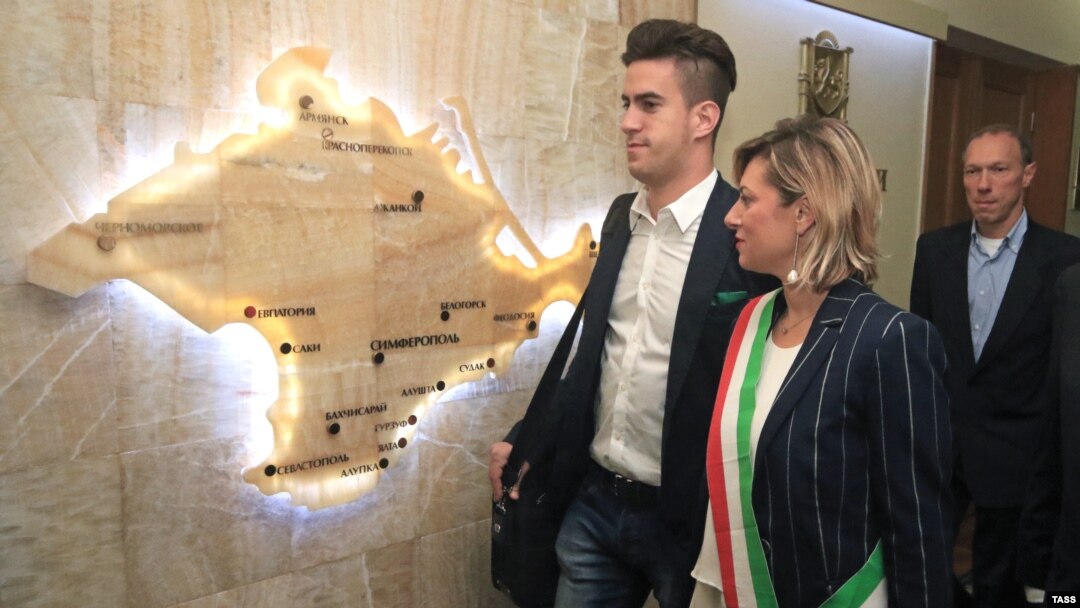 Ілюстраційне фото. Візит італійської делегації до окупованого Росією Криму, жовтень 2016 року
