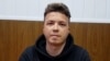 Напередодні в Білорусі державний телеканал «ОНТ» поширив фрагменти «інтерв’ю» з Романом Протасевичем. На відео Протасевич нібито повністю визнає свою провину. Правозахисники визнали Протасевича політичним в’язнем