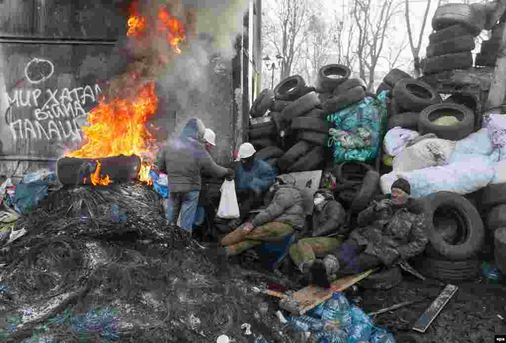 Kijev, 27. januar 2014. Foto: EPA / Sergey Dolzhenko