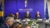 Premijer u ostavci, Ramuš Haradinaj (u sredini) na jednoj od sednica Vlade Kosova