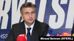 Razumijemo i shvatamo osjetljivost određenih simbola istaknutih na grbu udruženja: Andrej Plenković