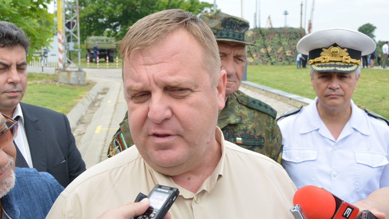 Вицепремиерът и председател на ВМРО Красимир Каракачанов