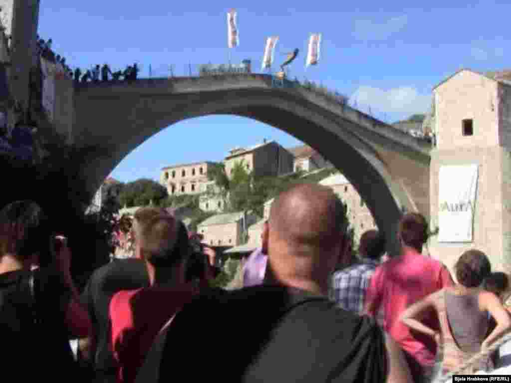 BiH - Tradicionalno natjecanje u skokovima sa Starog Mosta u Mostaru.
