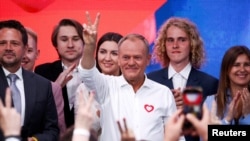Прем’єр-міністр Польщі Дональд Тус після результатів екзит-полів до Європейського парламенту під час виборчого вечора Громадянської коаліції (KO), у Варшаві, Польща, 9 червня 2024