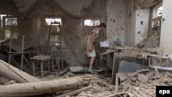 Житлові квартали селища Сартана на далекій околиці Маріуполя вже не раз зазнавали обстрілів бойовиків, фото 2015 року