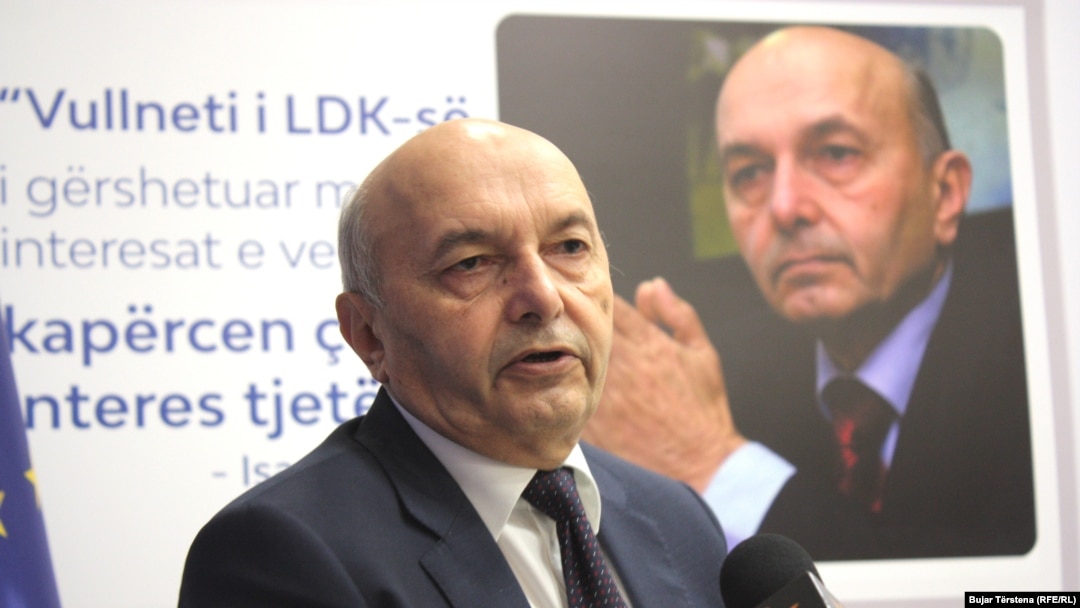Lider Demokratskog saveza Kosova (DSK) Isa Mustafa