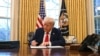 Трамп запретил трансженщинам участвовать в женском спорте