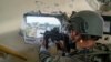 Izraelski vojnik cilja oružjem dok djeluju u Pojasu Gaze, nakon što je isteklo privremeno primirje između Izraela i palestinske islamističke grupe Hamas, na fotografiji objavljenoj 1. decembra 2023.