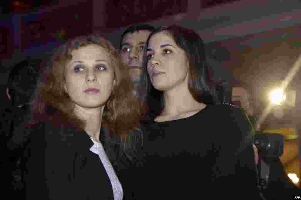  Мария Алехина и Надежда Толоконникова из группы Pussy Riot стали гостями вечера «Кино за мир»