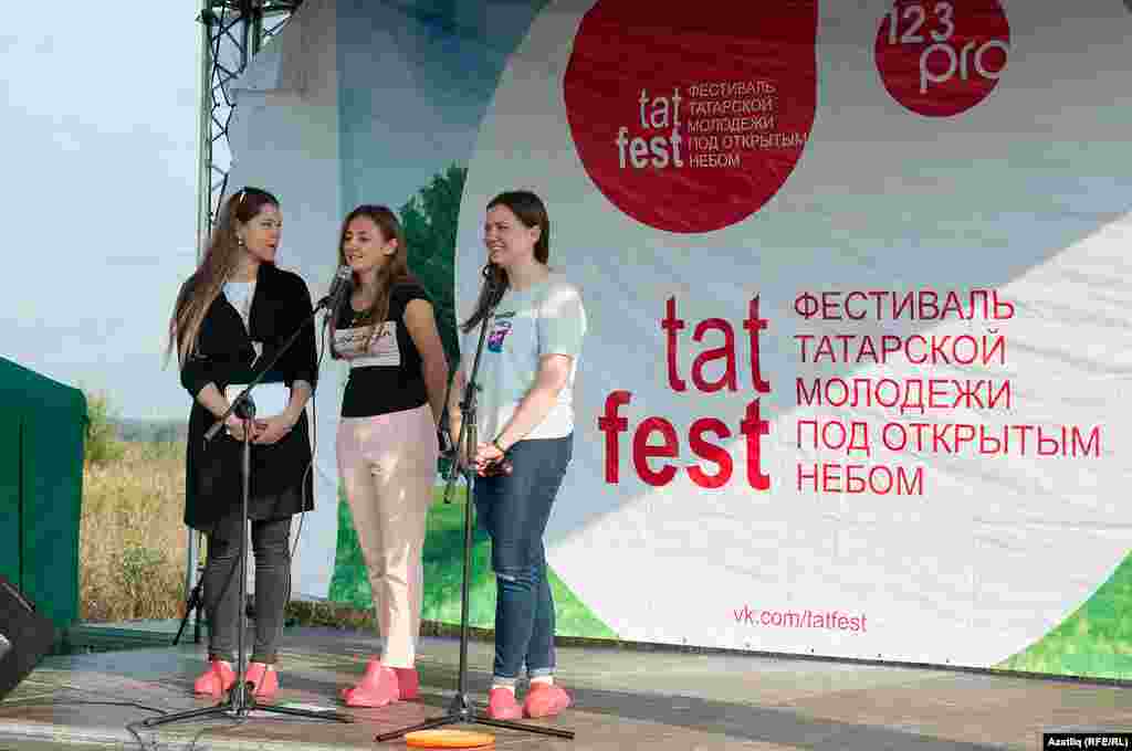 "Tatfest"ны оештыручы кызлар