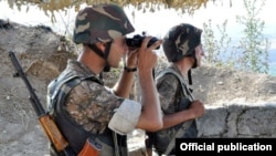 Հայ զինվորները Ադրբեջանի հետ սահմանի դիտակետում, արխիվ
